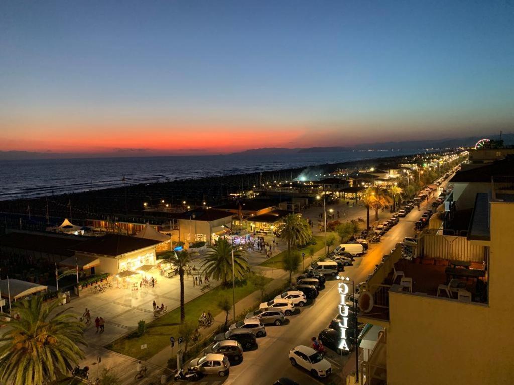 Hotel Sole E Mare Lido di Camaiore Exterior foto