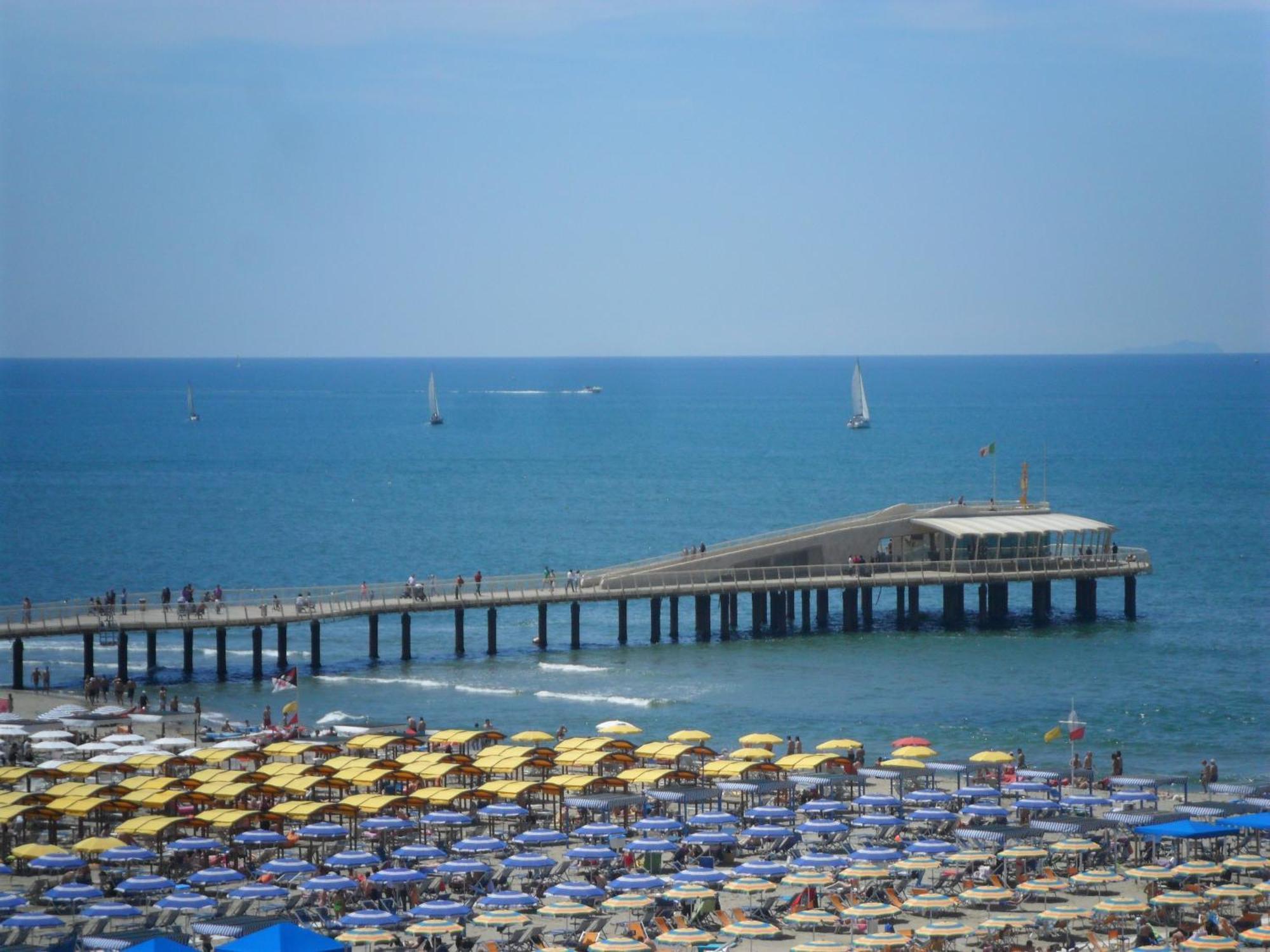 Hotel Sole E Mare Lido di Camaiore Exterior foto